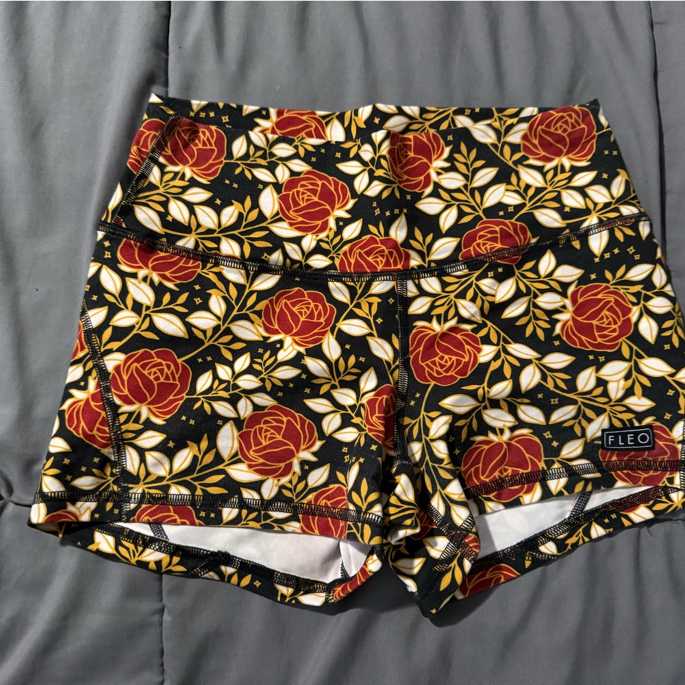Fleo Apex Contour Red and Yellow Rose Design